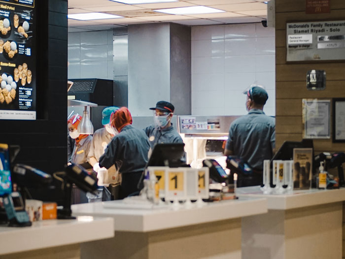 30 People Discuss Common Signs That Someone Is Living A Miserable Life