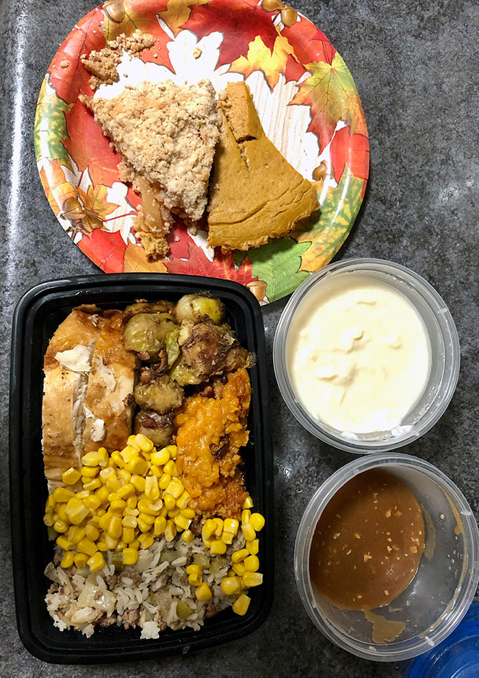 Due To Covid, I Wasn’t Traveling To See My Family For Thanksgiving, My Roommate Moved Out Last Saturday, And I’m Studying All Day For A Big Exam. My Ex-Colleague And Friend Surprised Me 