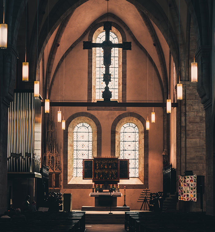 30 Conspiracy Theories That Some People Actually Believe Despite How Ridiculous They Sound