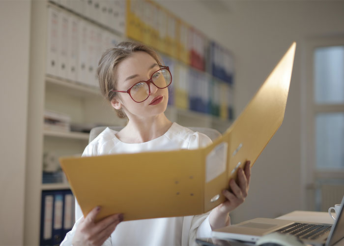 Guy Regrets Mocking Fianc&eacute;e&rsquo;s Job After She Breaks Up With Him