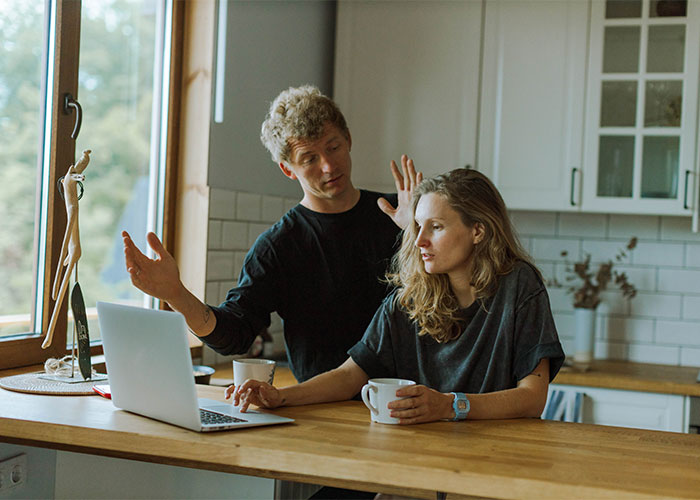 Guy Regrets Mocking Fianc&eacute;e&rsquo;s Job After She Breaks Up With Him