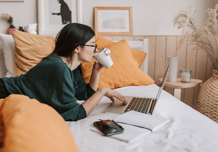 Woman Shares Why Her BF Refuses To Move Into Her Apartment, Internet Instantly Spot Red Flags