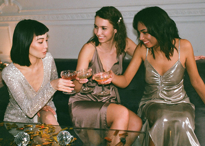 Person Loses $30 In Order To Discover Their Friends Are Not Really Their Friends Person Loses $30 In Order To Discover Their Friends Are Not Really Their Friends