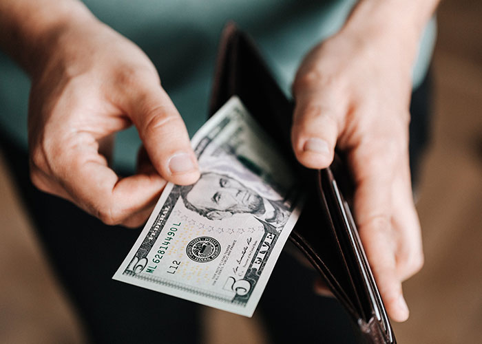 Person Loses $30 In Order To Discover Their Friends Are Not Really Their Friends Person Loses $30 In Order To Discover Their Friends Are Not Really Their Friends