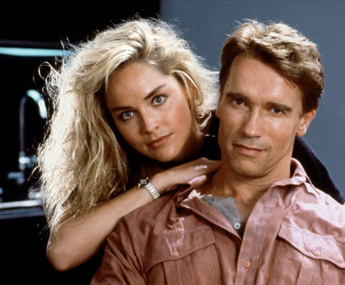 People Call Out Keanu Reeves And 30 Others For Having Zero Chemistry With Their Co-Stars On Screen