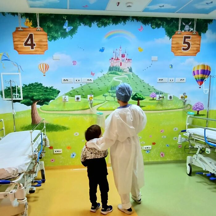 This Artist Continues To Transform Hospital Walls To Comfort Hospitalized Patients (New Pics)