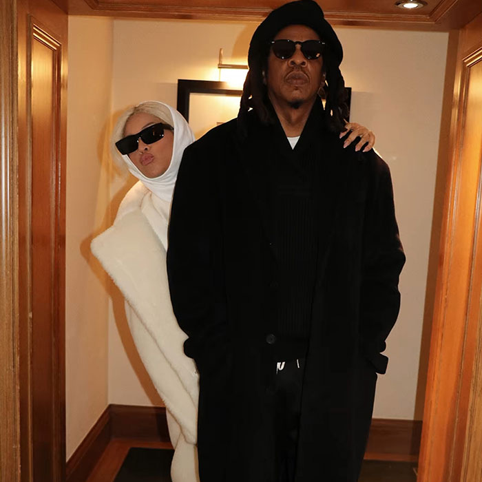 Beyonc&eacute; Stuns Fans With Close-Up Shot Amid Criticism For &ldquo;Going White&rdquo;