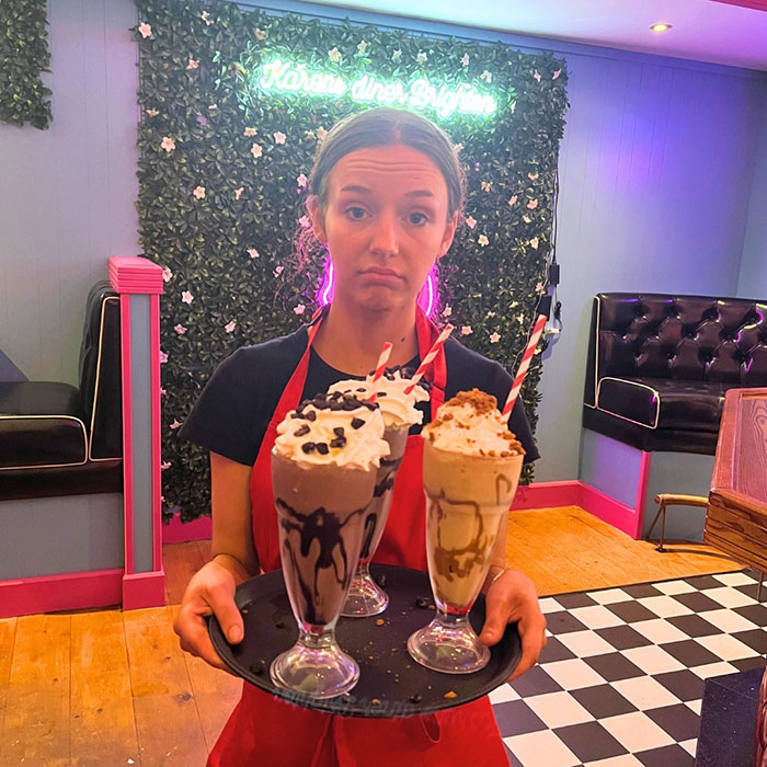 “We Got What We Paid For”: Man Spends The Night At Karen’s Hotel, Is Given Styrofoam Pillows “We Got What We Paid For”: Man Spends The Night At Karen’s Hotel, Is Given Styrofoam Pillows