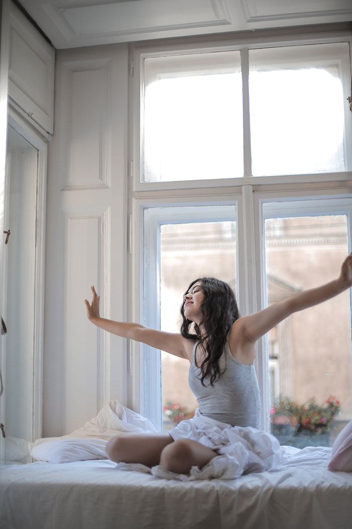 People Who Go To Bed And Wake Up Early May Share DNA With Neanderthals And Denisovans