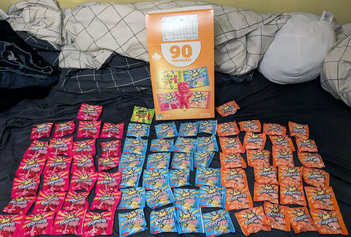 La caja de 90 solo tiene 75, y de los 4 sabores que incluye, hay solo 1 de cierta variedad