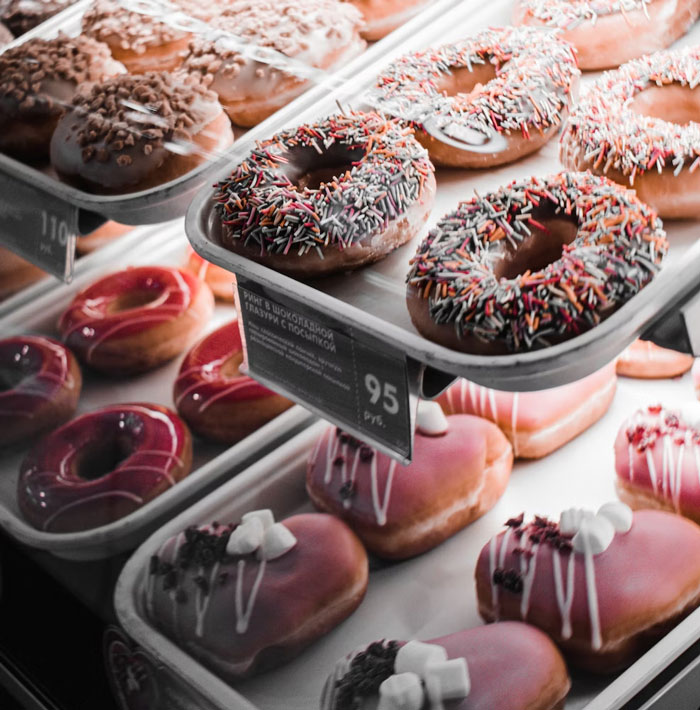 30 Infamous Workplace Scandals That Made For A Spicy Workday