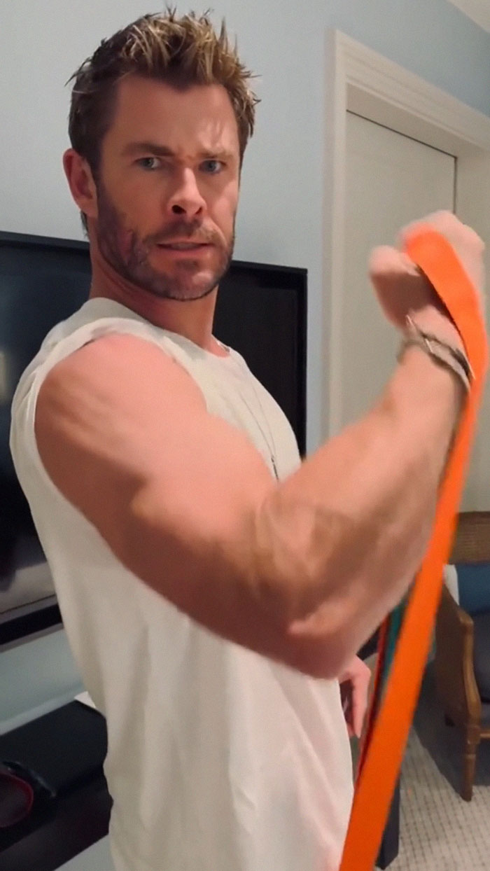 &ldquo;Thor Vs Aquaman&rdquo;: Chris Hemsworth And Jason Momoa Surprise Fans With Hilarious Exchange