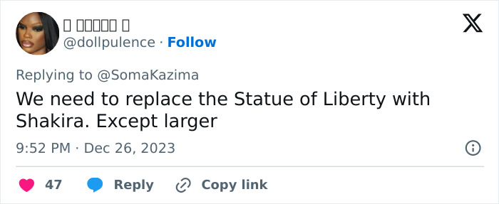 Tweet joking about replacing the Statue of Liberty with a colossal Shakira statue.