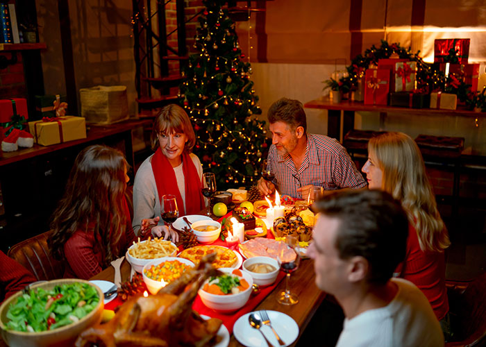 Man Plans To Expose Cheating BF On Christmas While His Whole Family Is Opening Presents Man Plans To Expose Cheating BF On Christmas While His Whole Family Is Opening Presents