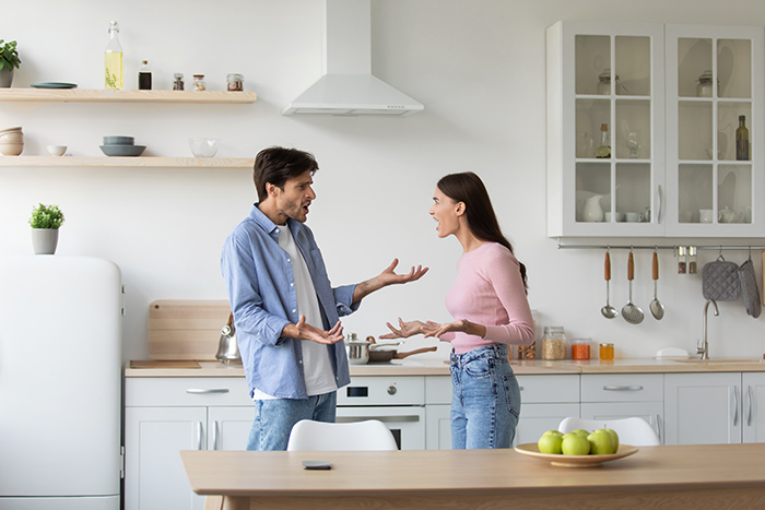 Husband Uses Essential Oil Instead Of Actual Peppermint In Wife&rsquo;s Gift, She Has A Panic Attack