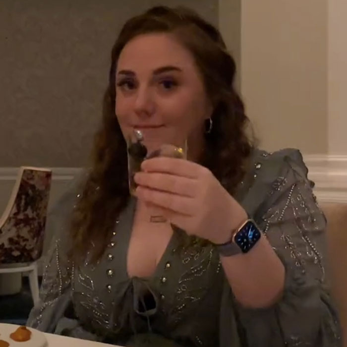 &ldquo;I Was Called Poor 20 Times&rdquo;: Woman Shows $2.5k Restaurant Bill For Dinner At Disney World