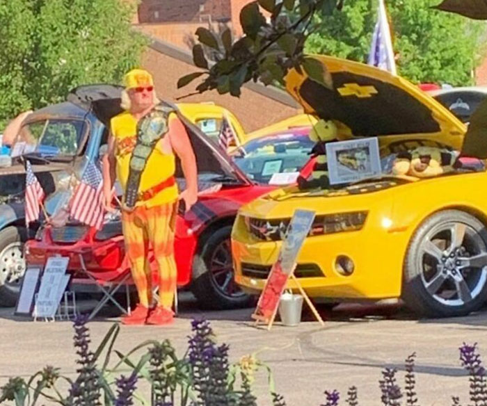 Chaotic-Car-Show-Moments