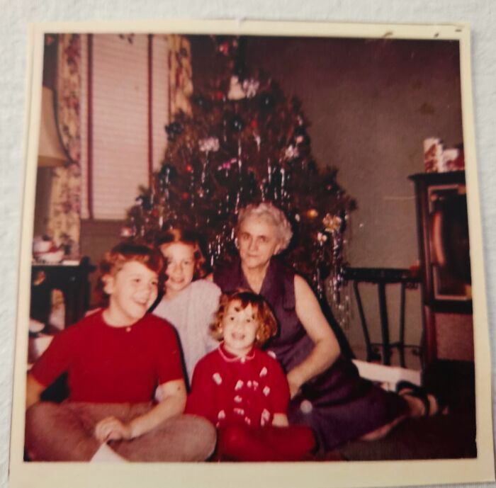 Grandma's Girls. (Yes, It's 1962 But Other Peoples Privacy Is Considered). Hey, That's Me In The Middle