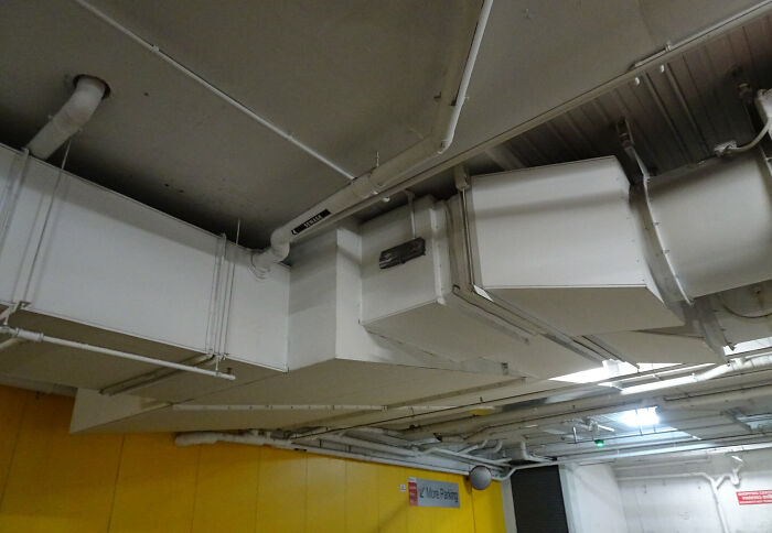 30 Weird Surprises People Found After Moving Into A New Home, As Shared In This Online Thread