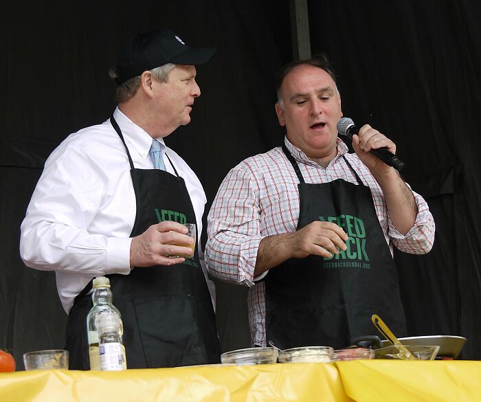 Someone Asked Which Millionaires And Billionaires The Internet Calls Decent And Got These 31 Answers