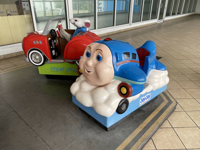 30 Currently Non-Existent Things That Were Part Of Some People's Childhoods, As Shared Online