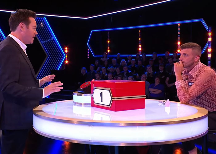 &ldquo;Deal Or No Deal&rdquo; Viewers Raise Thousands For Contestant Struggling With Life-Limiting Condition