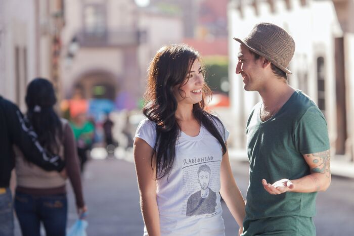 30 Men Shared What Behaviors Make Them Lose Interest When Dating