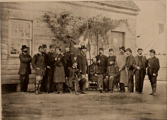 34 Times History Got Twisted And People Were Convinced To Believe False Facts, As Shared Online