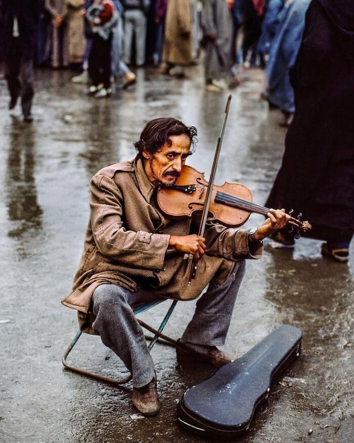 This Instagram Account Features Amusing Street Photographs And Has More Than 650 Thousand Followers (50 New Pics)