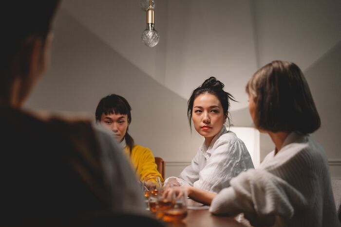 30 Men Shared What Behaviors Make Them Lose Interest When Dating