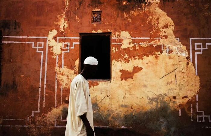 This Instagram Account Features Amusing Street Photographs And Has More Than 650 Thousand Followers (50 New Pics)