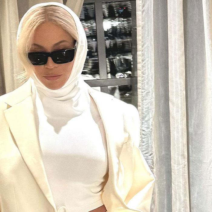 Beyonc&eacute; Stuns Fans With Close-Up Shot Amid Criticism For &ldquo;Going White&rdquo;