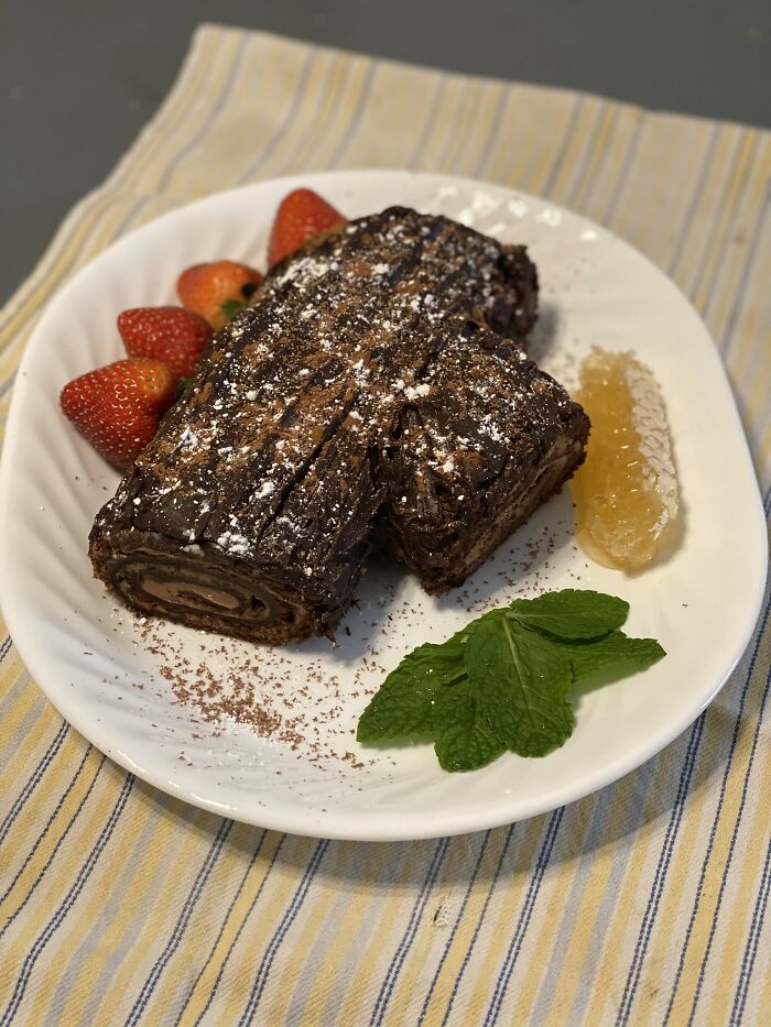 50 Potluck Experiences That Traumatized These People