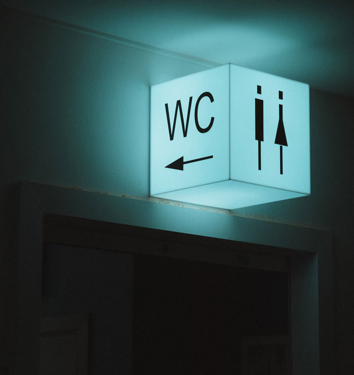 30 Infamous Workplace Scandals That Made For A Spicy Workday