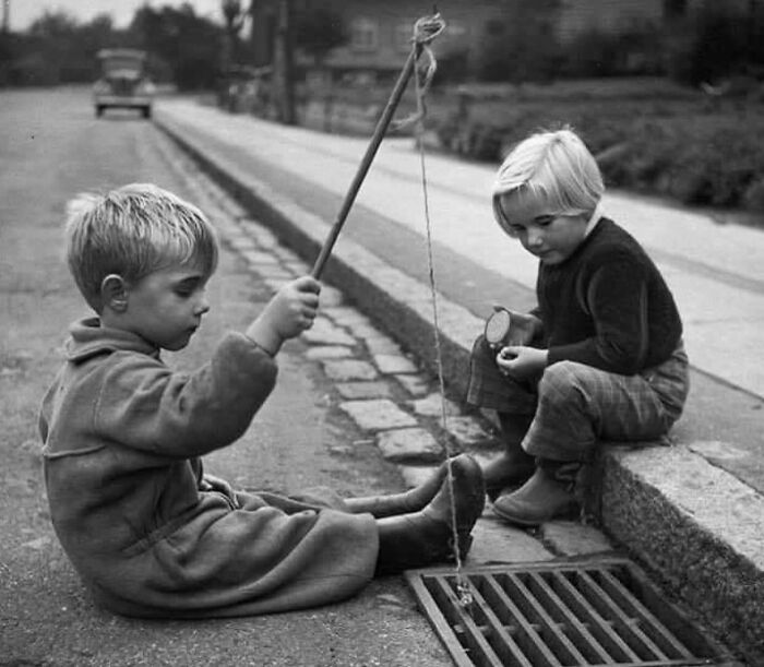 This Instagram Account Features Amusing Street Photographs And Has More Than 650 Thousand Followers (50 New Pics)