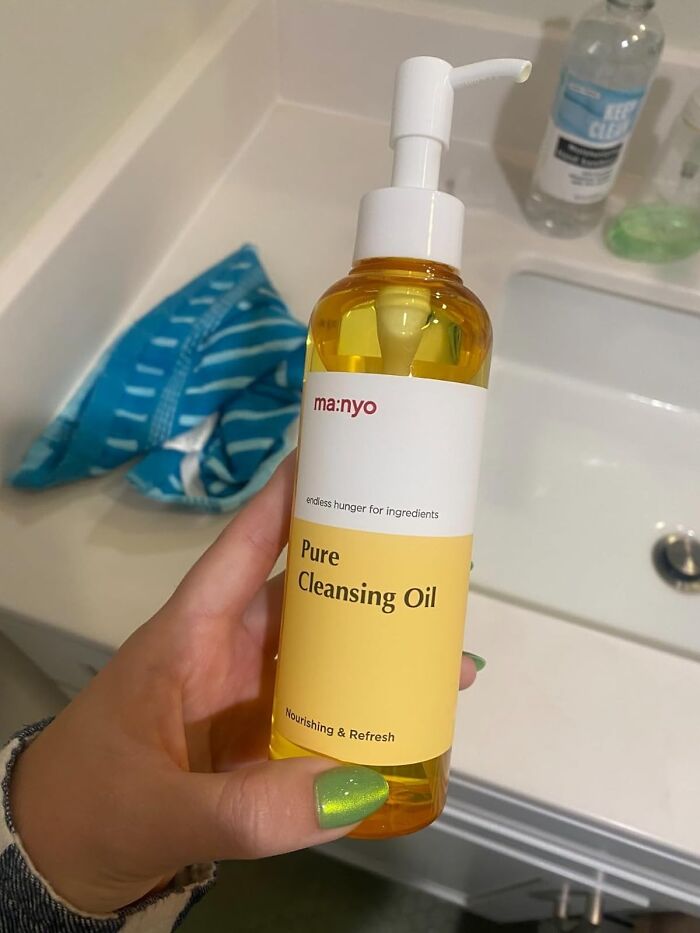 Oil's Well That Cleans Well: Ma:nyo Pure Cleansing Oil - The Ultimate Potion For A Fresh-Faced Glow At The End Of The Day!