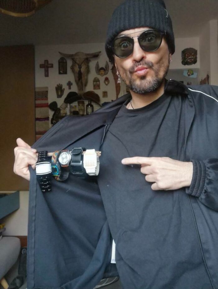 This Guy’s Way Of Selling Watches Made Me Laugh