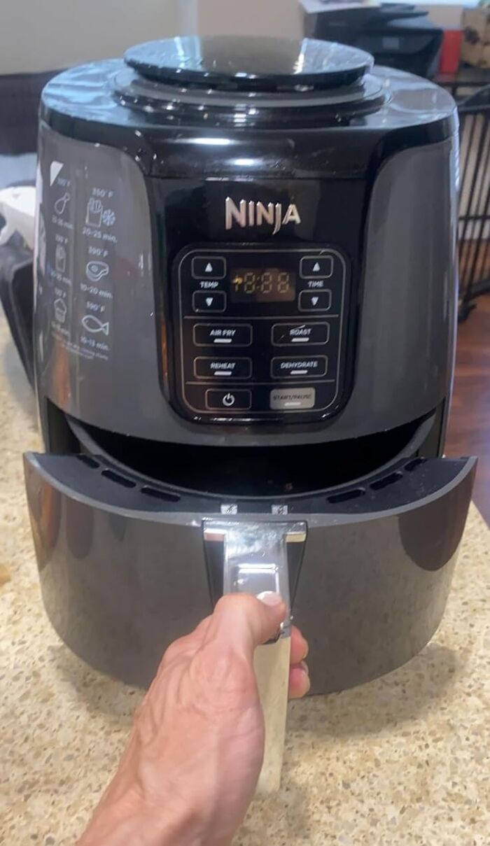 Culinary Magic Made Easy: Air Fryer That Crisps, Roasts, Reheats, & Dehydrates - A Kitchen Essential For Your Multi-Talented Girlfriend!