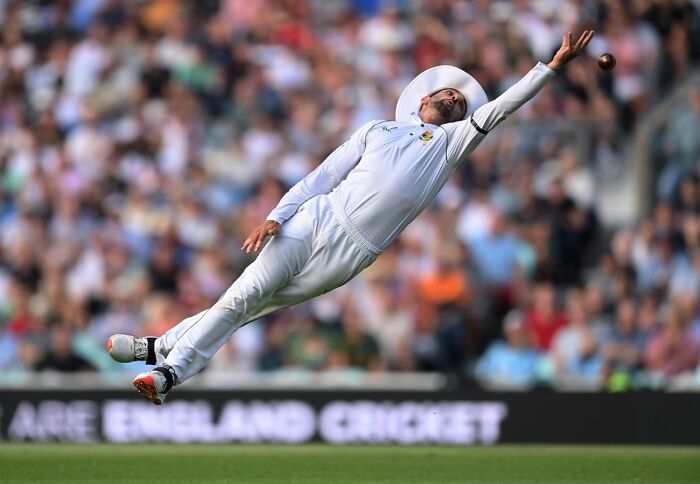 Sports In Action, Honorable Mention: Flying Drop By Philip Brown