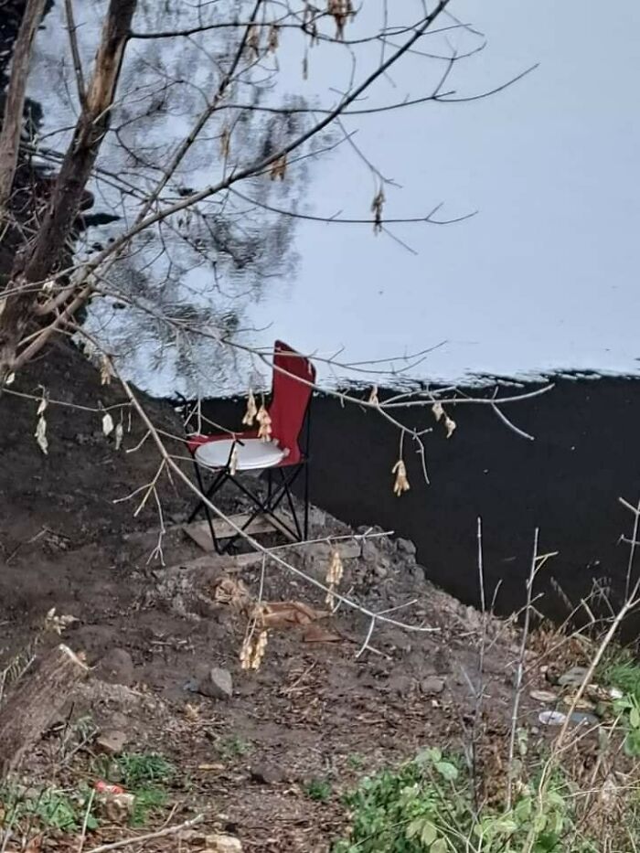 Creepy-Toilets-With-Threatening-Auras-Pics