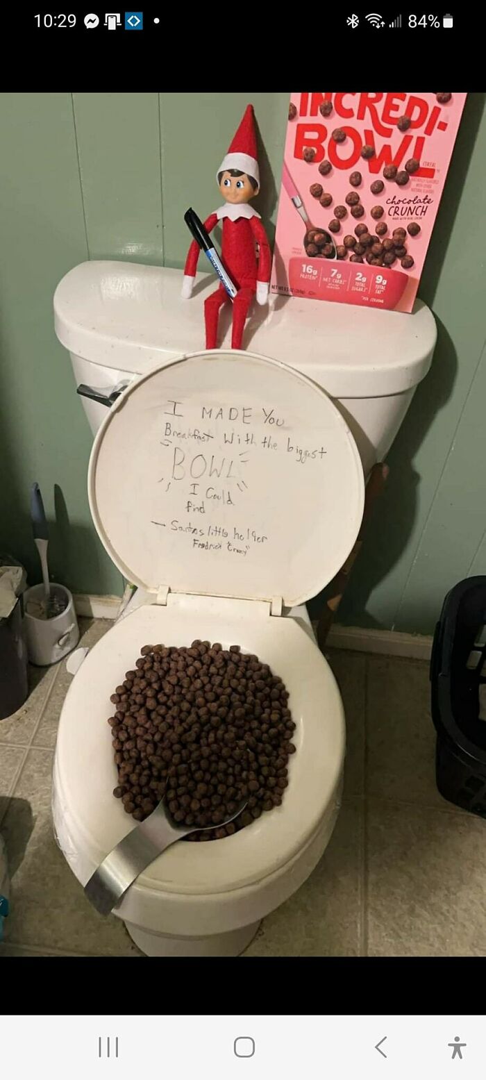 Creepy-Toilets-With-Threatening-Auras-Pics