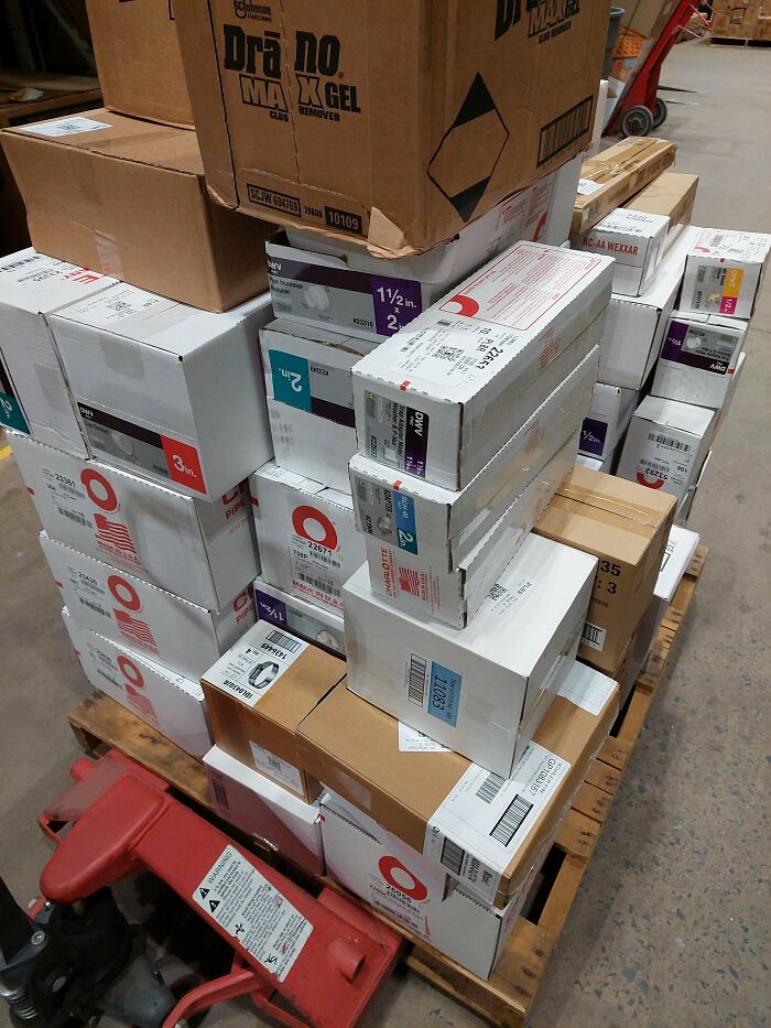 How My Coworkers Stack Pallets