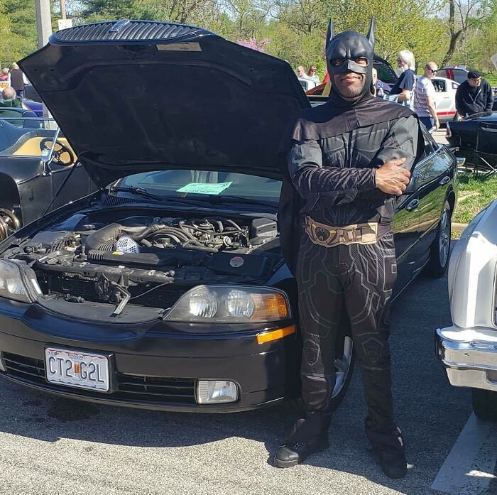 Chaotic-Car-Show-Moments