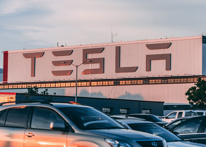 Automated Robot Attacks Tesla Employee During Brutal Malfunction At The Company&rsquo;s Texas Factory