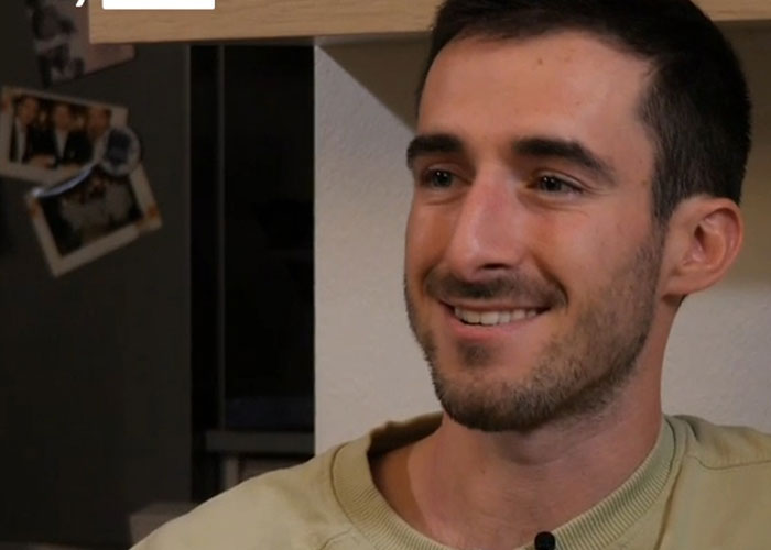 Missing Boy Alex Batty Found &ldquo;Walking In The Rain With Skateboard Under His Arm&rdquo; After 6 Years