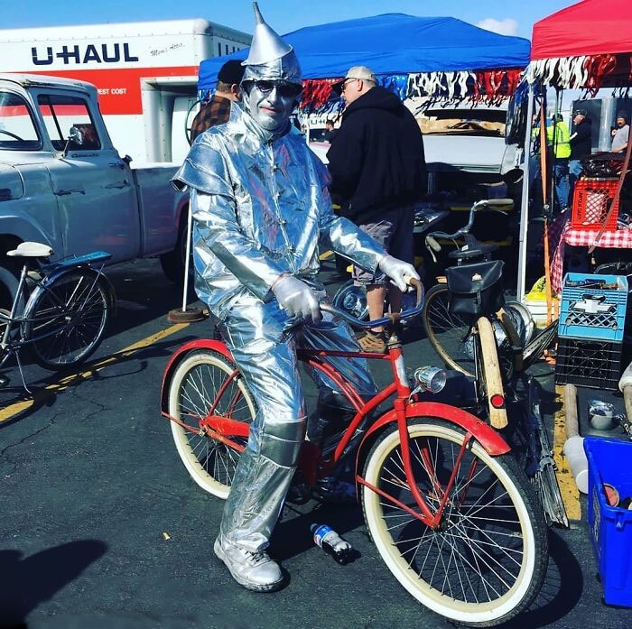 Chaotic-Car-Show-Moments