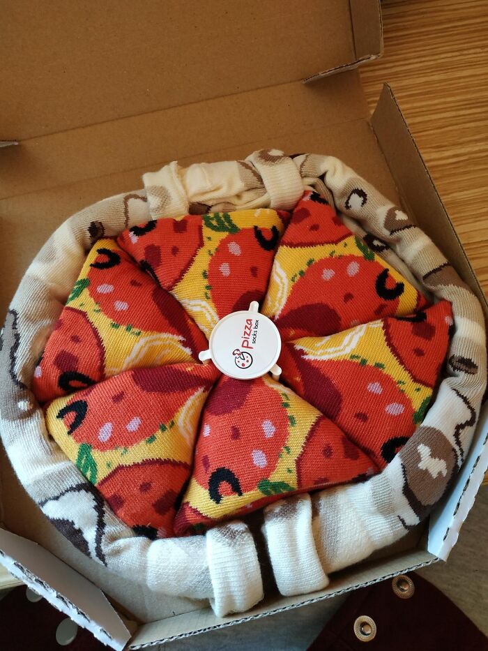 Slice' Up Your Fashion Game With Pizza Box Socks! Say 'Yes' To The Sock-Cessory, That'll Never Let Your Style 'Dough' Down!