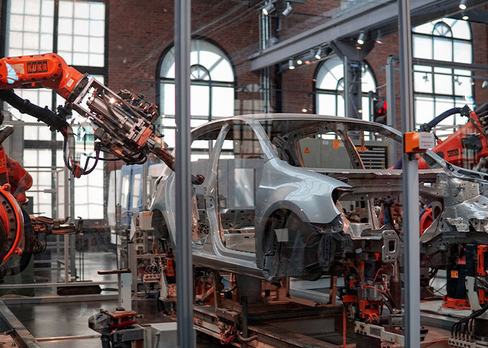 Automated Robot Attacks Tesla Employee During Brutal Malfunction At The Company&rsquo;s Texas Factory