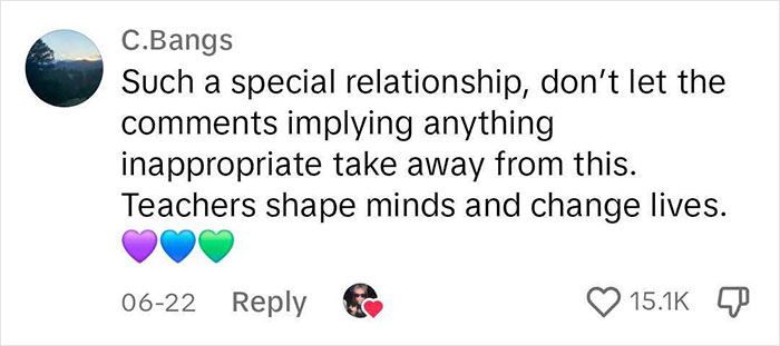 Comment about teachers' meaningful notes and their impact, highlighting a special relationship between students and teachers.