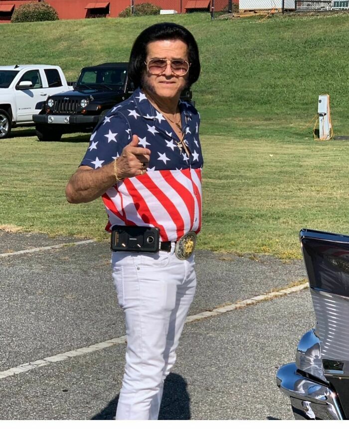 Chaotic-Car-Show-Moments